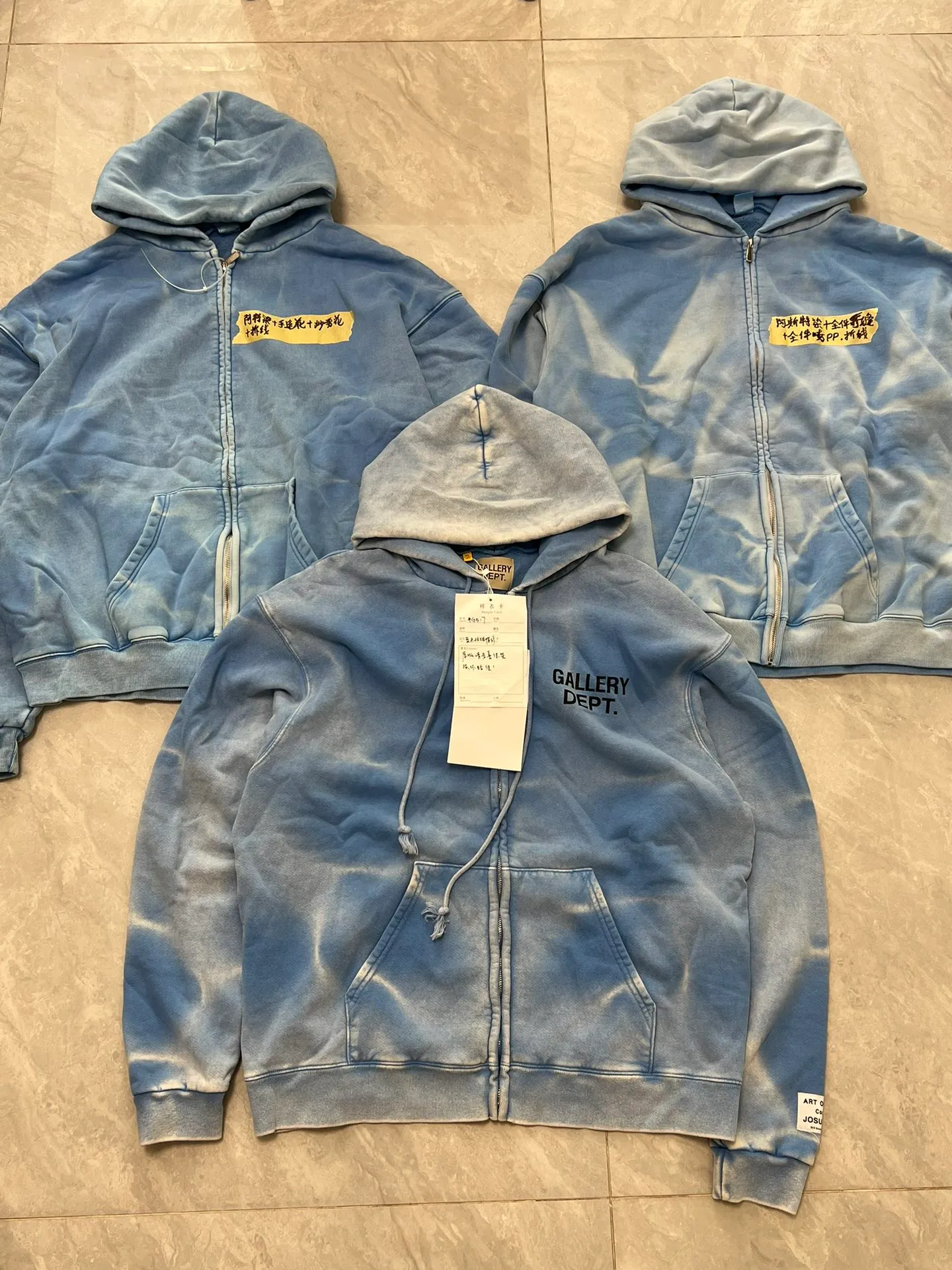 Washed and dyed, first version proofing GALLERY DEPT. SUN FADED ENGLISH LOGO ZIP UP/BLUE Sun-washed by the sun, blue water rippled English zipper hoodie, washed blue S-XL